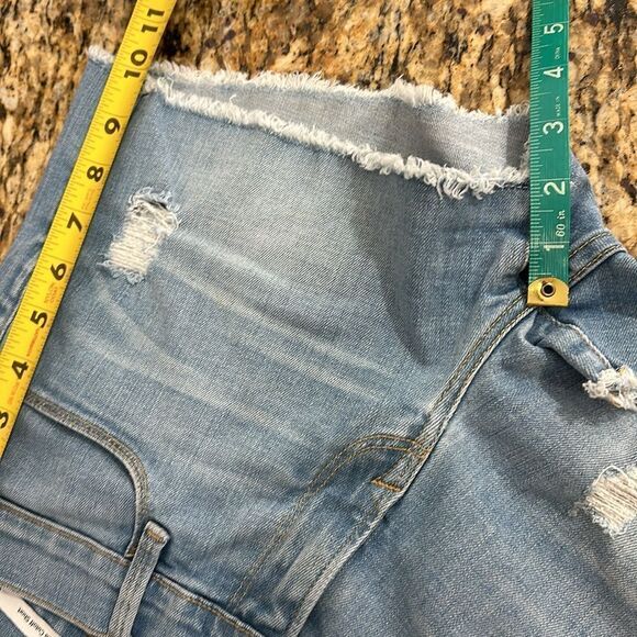 Frame Denim Distressed Mid Rise Le Cutoff Short in Taffs Size 26 - Picture 8 of 9